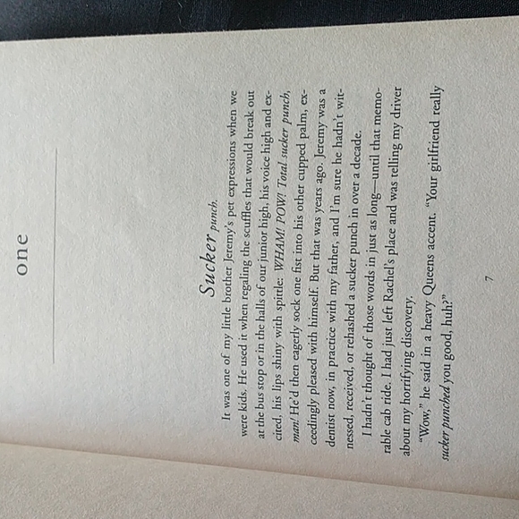 ECU Book - Something Blue by Emily Giffin - Picture 3 of 4